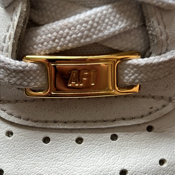 Nike Air Force 1 Low Leather Athletic Shoes White Black Gold  Women’s Size 8 - Picture 10 of 11